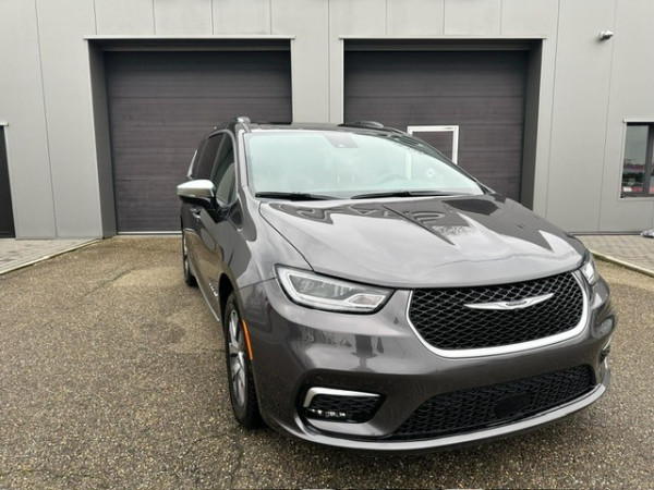 Chrysler Pacifica Hybrid Pinacle netto € 55.000