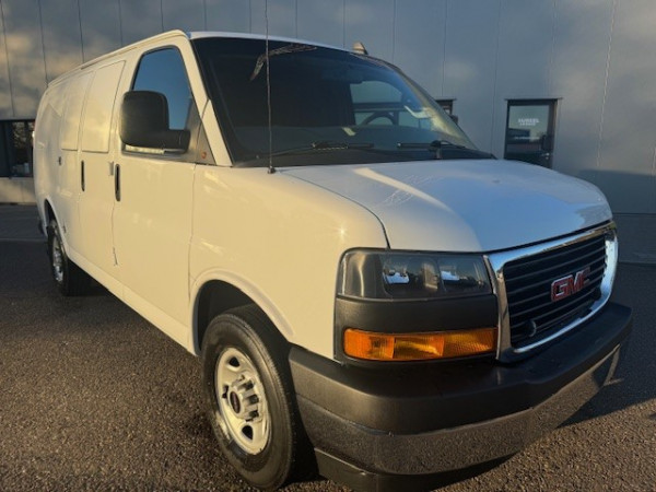 GMC SAVANA 6.6 L  BENZINE LICHTE VRACHT  netto € 33900