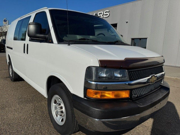 chevrolet express 6.0 l v8 benzine € 28900