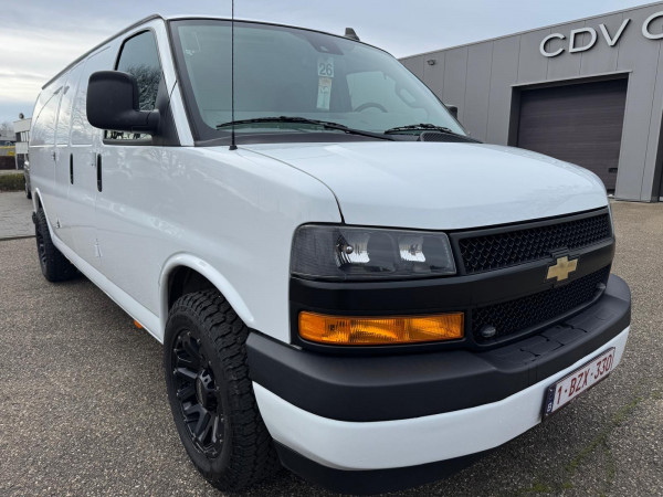 Chevrolet Express 6.0 L Verlengd Model