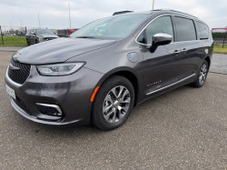 Chrysler Pacifica Hybrid Pinacle netto € 55.000