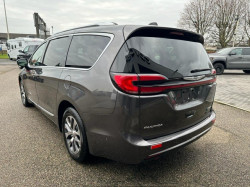 Chrysler Pacifica Hybrid Pinacle netto € 55.000