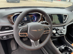 Chrysler Pacifica Hybrid Pinacle netto € 55.000