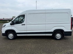 Maxus deliver 9 km 13500 !!! model 2024  NR 75  € 19495  EXCL BTW